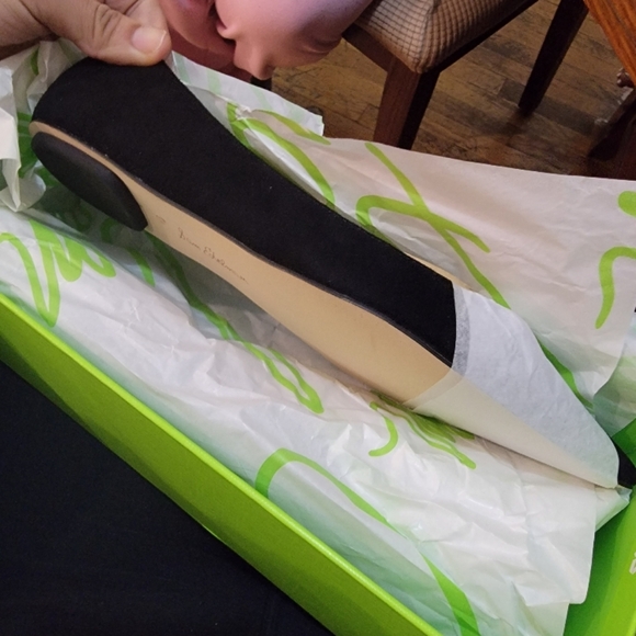 Black Pointed-Toe Flats with Bow Detail - Picture 6 of 7